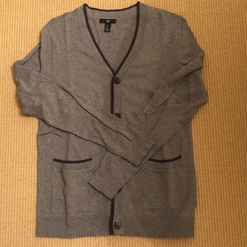 GAP Gray V-Neck Cardigan with Dark Trim preowned small